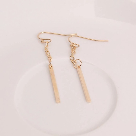 Earrings - Picture 2 of 4